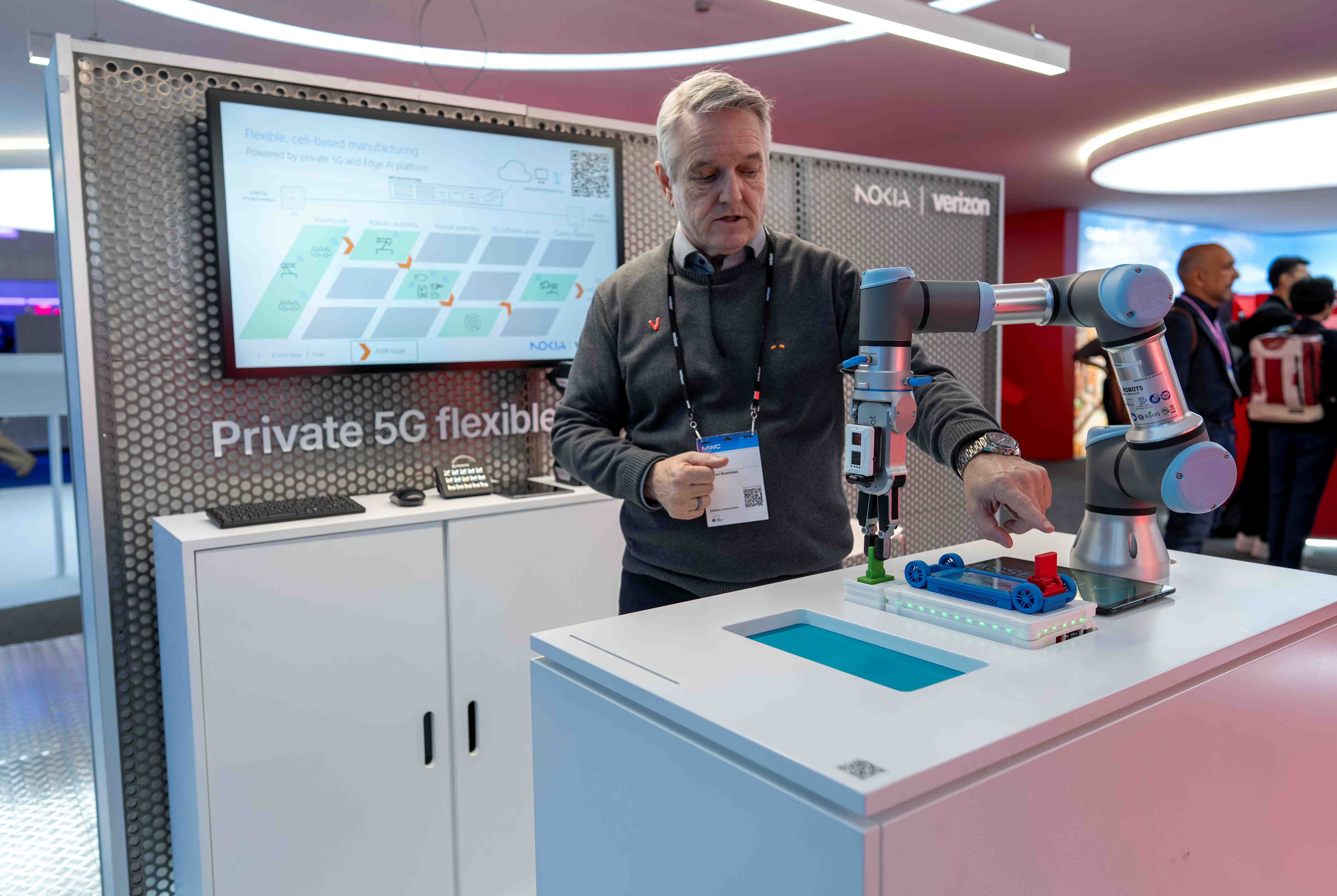 Nokia and Verizon demonstration of flexible manufacturing system at MWC 2026 in Barcelona